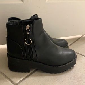 Black chunky boots, size 8, worn twice